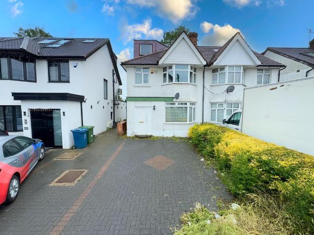 House for sale in South Stanmore, Greater London