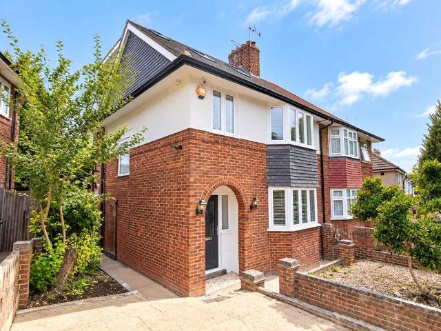 House for sale in Royal Borough of Greenwich, Greater London