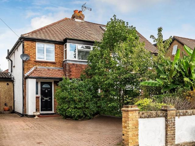 House for sale in Pachesham Park, Surrey