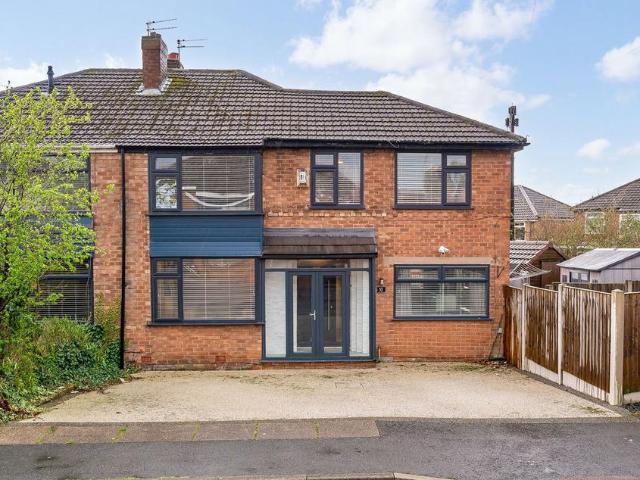 House for sale in Haughton Green, Greenheys