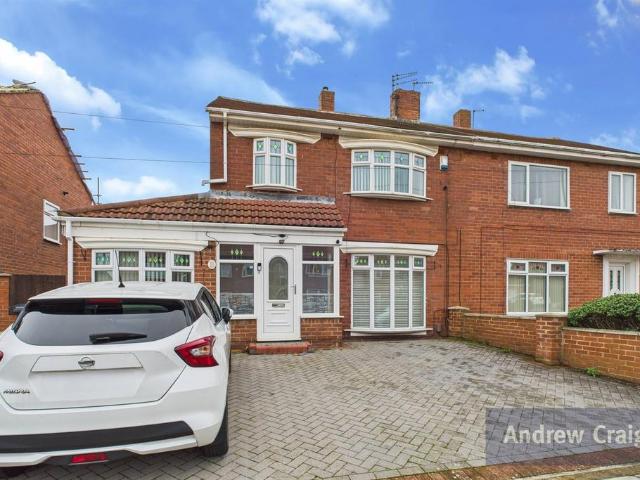 House for sale in Horsley Hill, South Shields