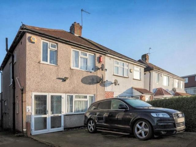 House for sale in Yeading, Greater London