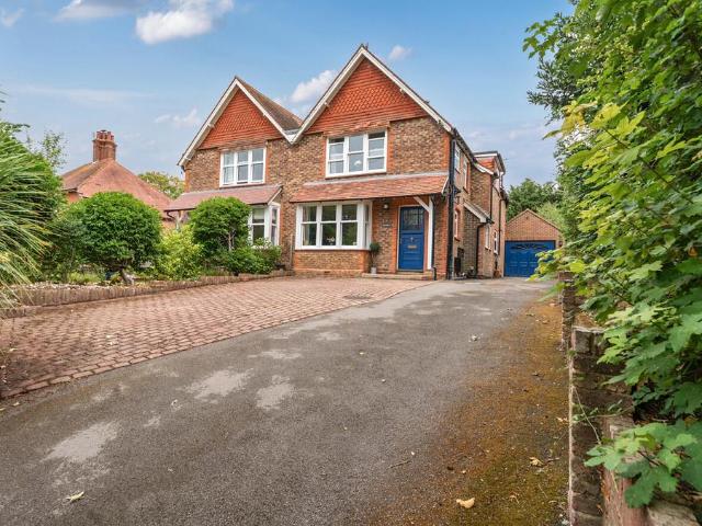 House for sale in Nepcote, Clapham