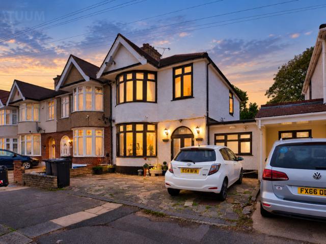House for sale in London Borough of Redbridge, Greater London