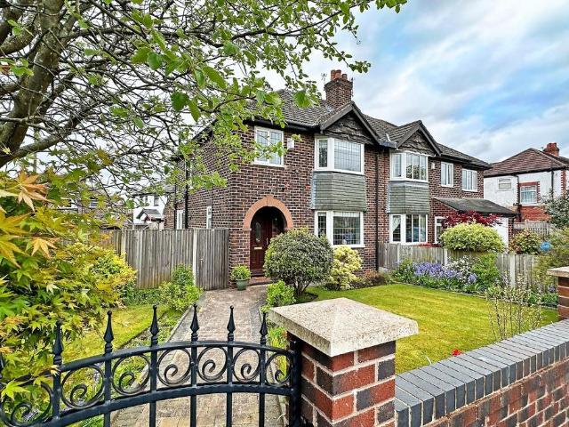 House for sale in Timperley, Trafford Park