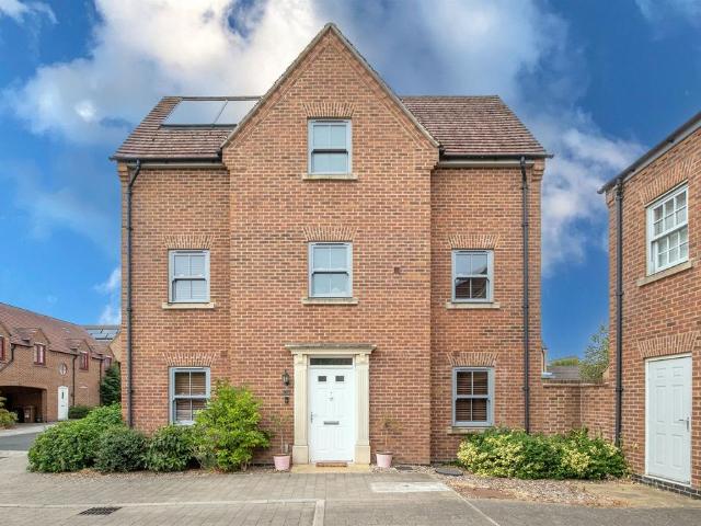 House for sale in Priors Hall Park, Weldon