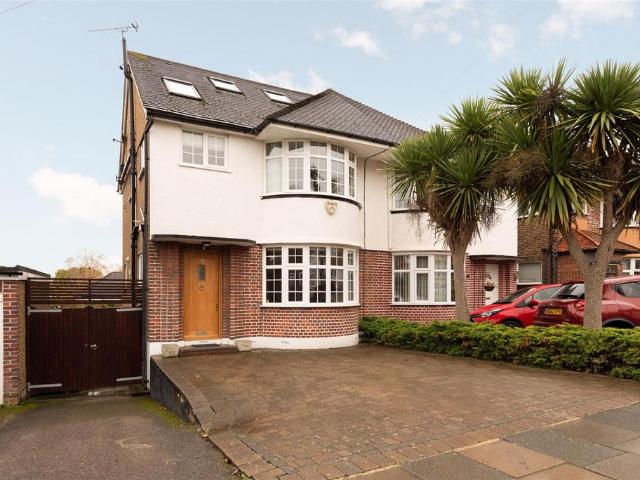 House for sale in Brunswick Park, Greater London