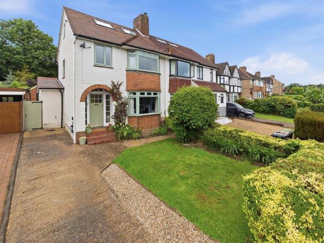 House for sale in Hawkenbury, Sandown Park