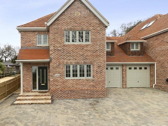 House for sale in Cross in Hand, Cross In Hand
