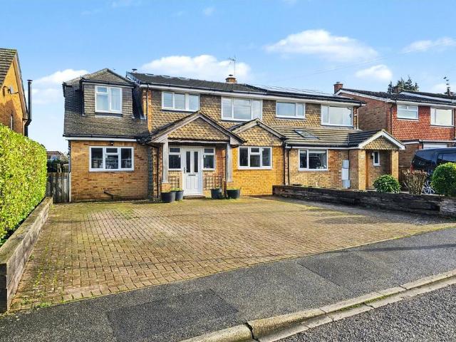 House for sale in Fole, Surrey