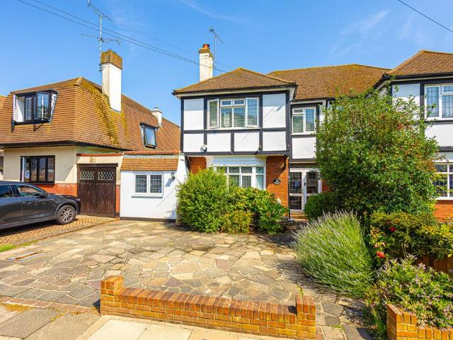House for sale in Alton Barnes, Essex