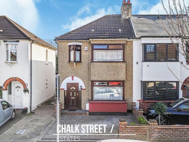 House for sale in Hornchurch, Greater London