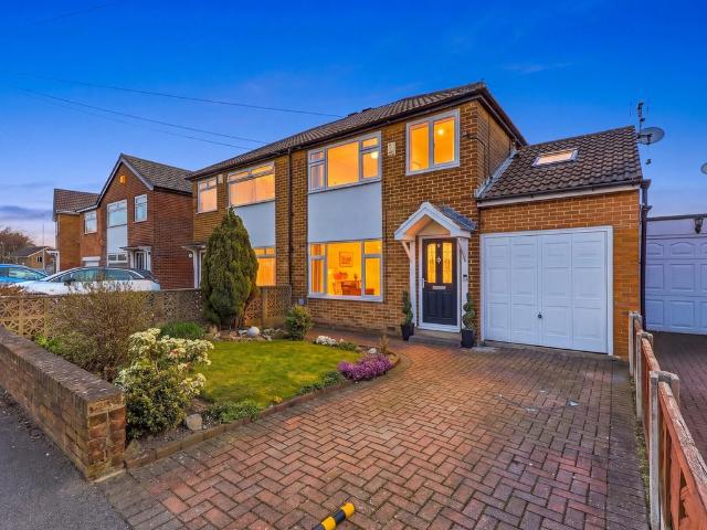 House for sale in Fulneck, West Yorkshire
