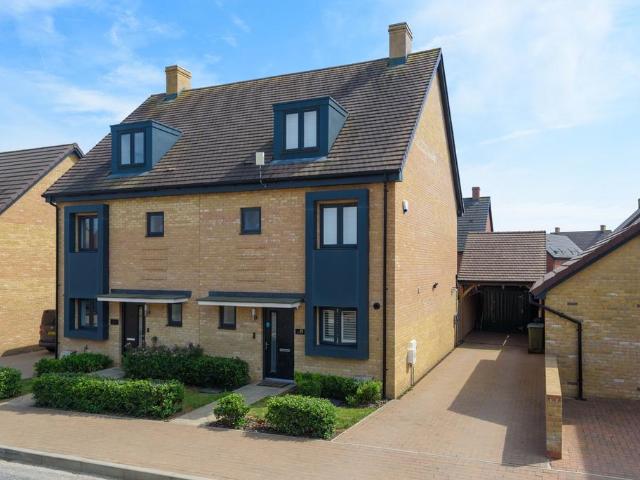 House for sale in Cheeseman's Green, Bridgefield