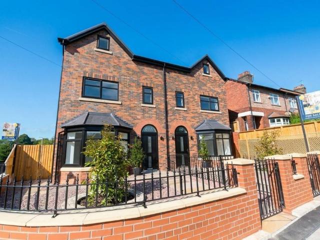 House for sale in Dales Brow, Salford
