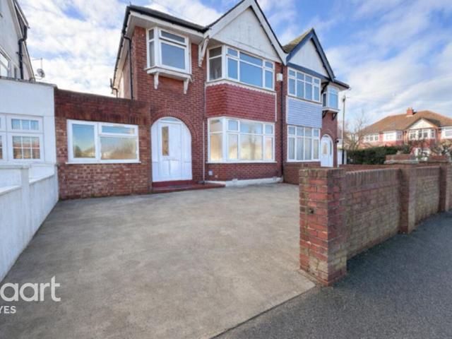 House for sale in Yeading, Greater London
