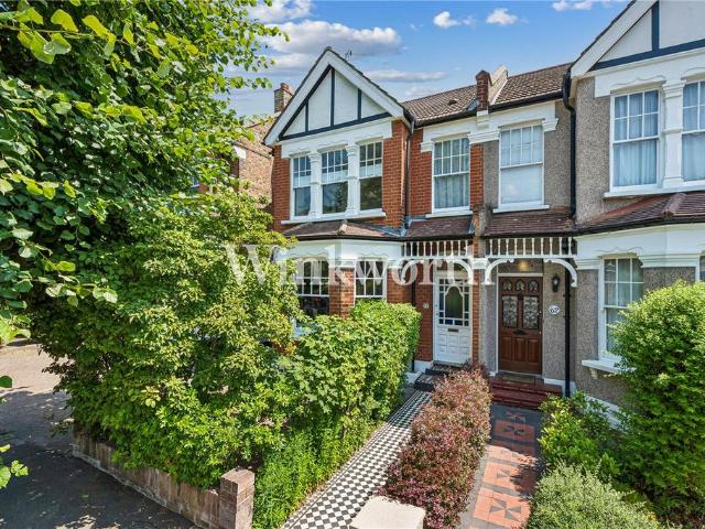 House for sale in Palmers Green, Greater London