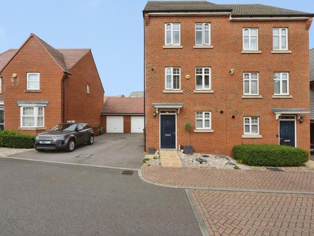 House for sale in Bushey, Hertsmere