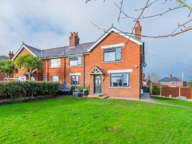 House for sale in Marchwiel, Wales
