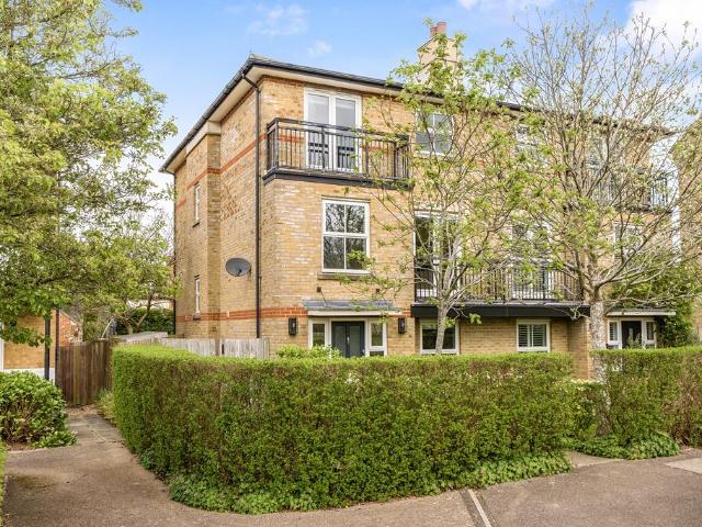 House for sale in Caterham-on-the-Hill, Hillview