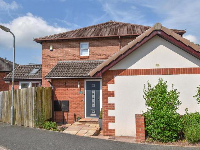 House for sale in Carleton Heights, Fell Lane