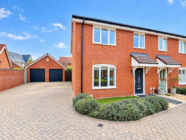 House for sale in Folkestone, Kent