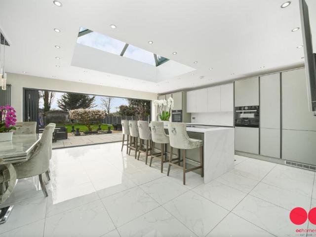 House for sale in Gidea Park, Greater London