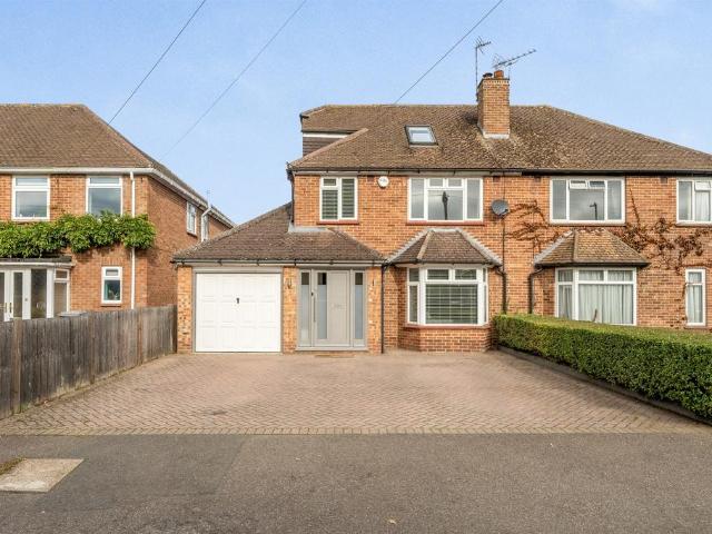 House for sale in Highway, Maidenhead
