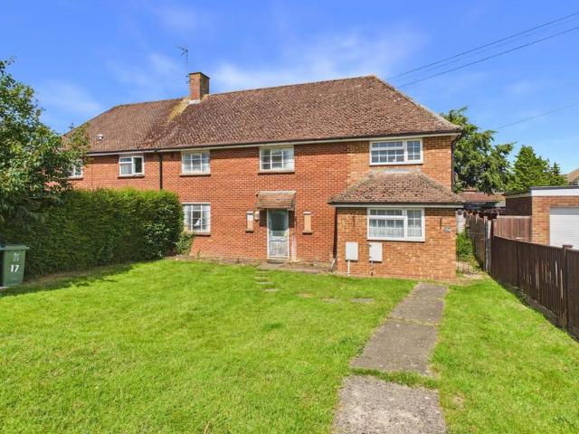 House for sale in Stone with Bishopstone and Hartwell, Stone