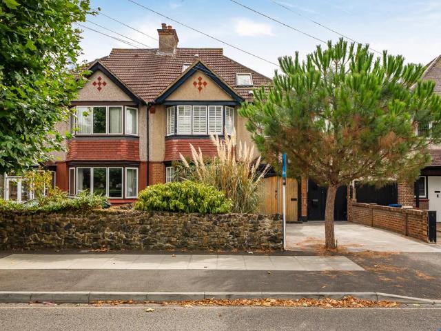 House for sale in London Borough of Merton, Mitcham