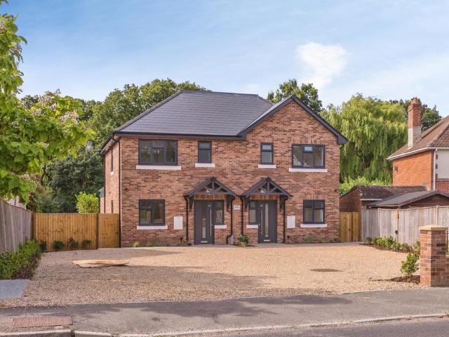 House for sale in Spring Vale, Hampshire