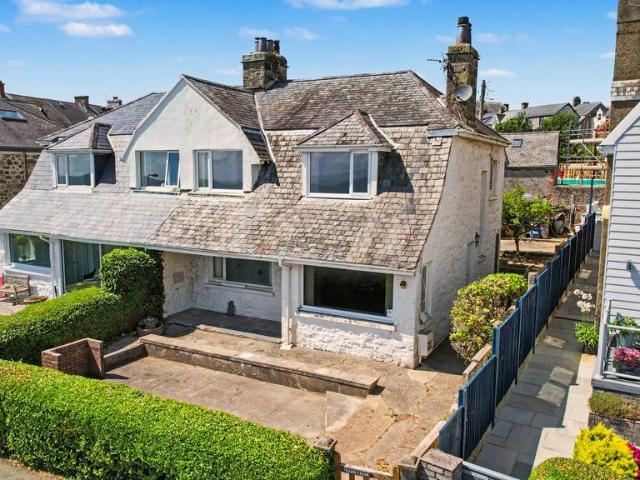 House for sale in Criccieth