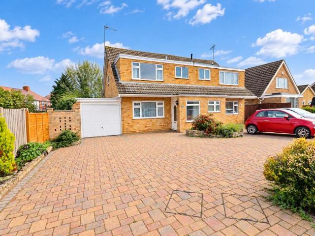 House for sale in Rushden, North Northamptonshire
