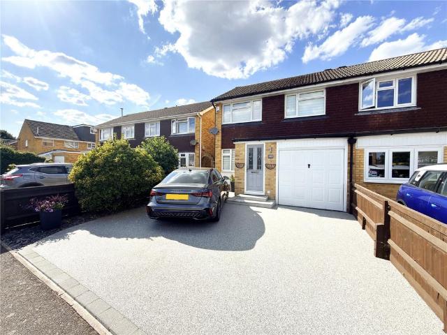 House for sale in The Butts, Kent