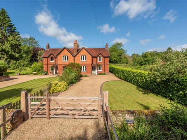 House for sale in Pachesham Park, Surrey