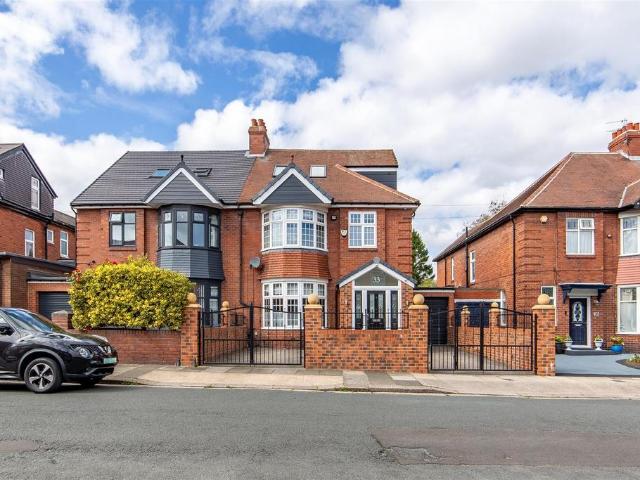House for sale in Cowgate, Newcastle upon Tyne
