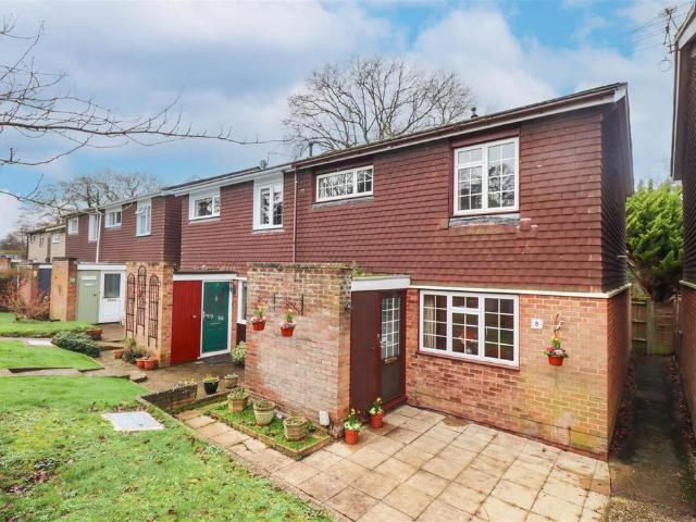 House for sale in Fleet, Hart