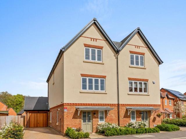 House for sale in Daws Hill, Cressex