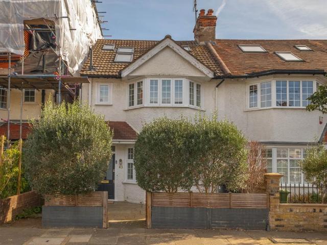 House for sale in London Borough of Richmond upon Thames, Greater London