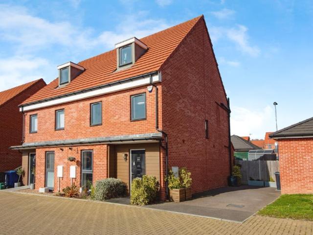 House for sale in Badgers Dene, Grays