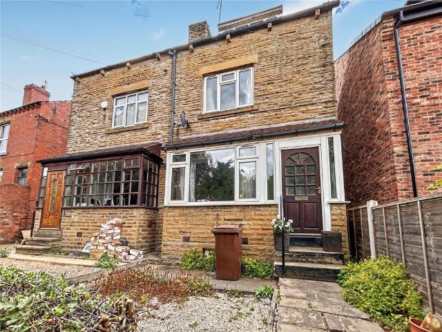 House for sale in Carlton, West Yorkshire