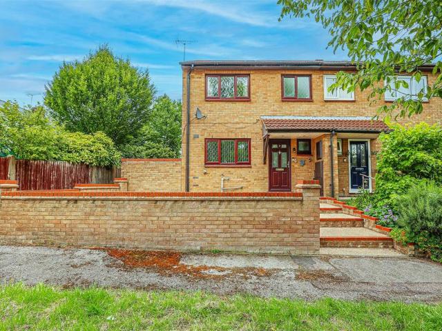 House for sale in Pouchen End, Hertfordshire