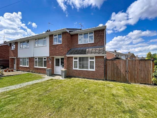 House for sale in Green Close, Warwickshire