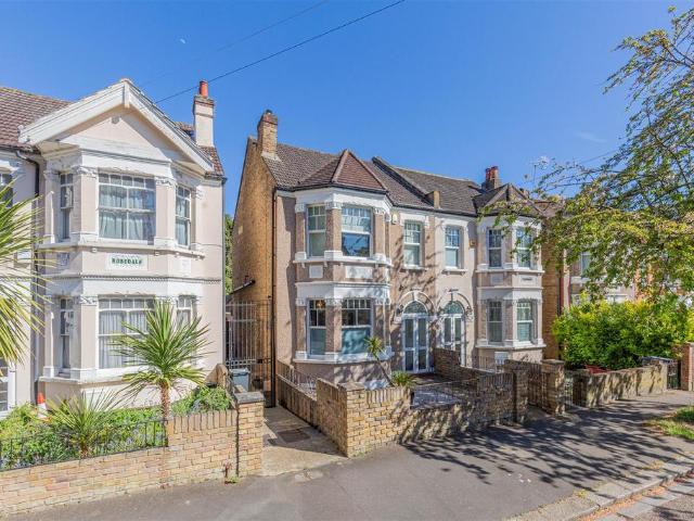 House for sale in London Borough of Hounslow, Spring Grove
