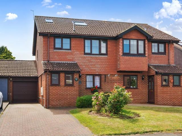 House for sale in Folkestone, Densole