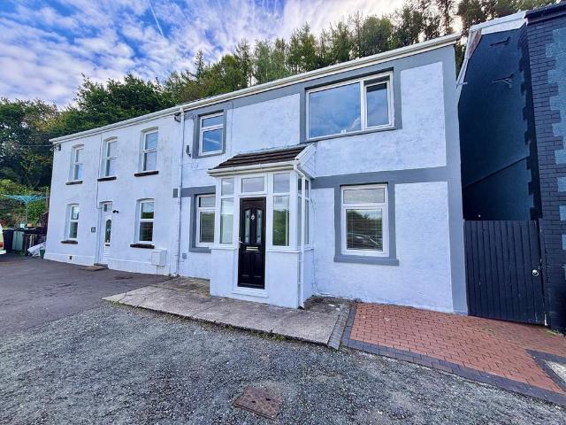 House for sale in Cilybebyll, Alltwen