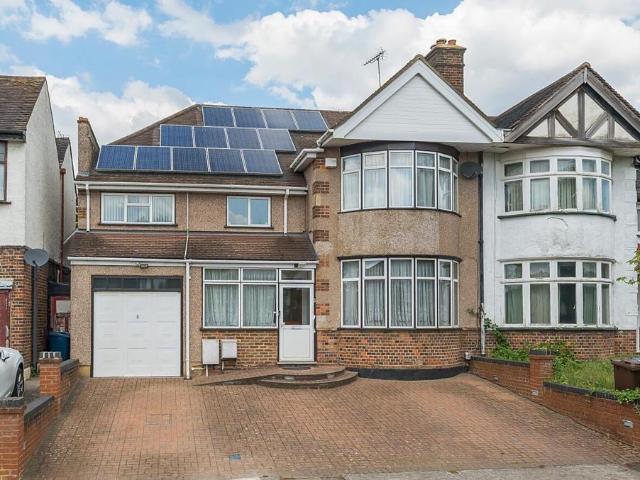House for sale in Kenton, Greater London