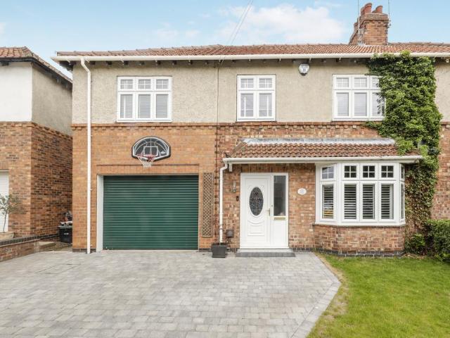 House for sale in Bishopthorpe, York
