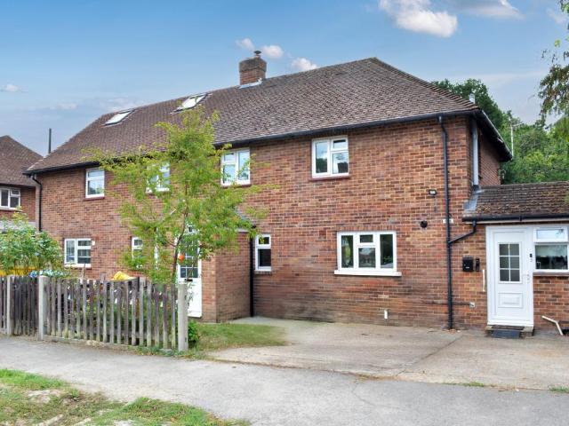 House for sale in Burstow, Hillview