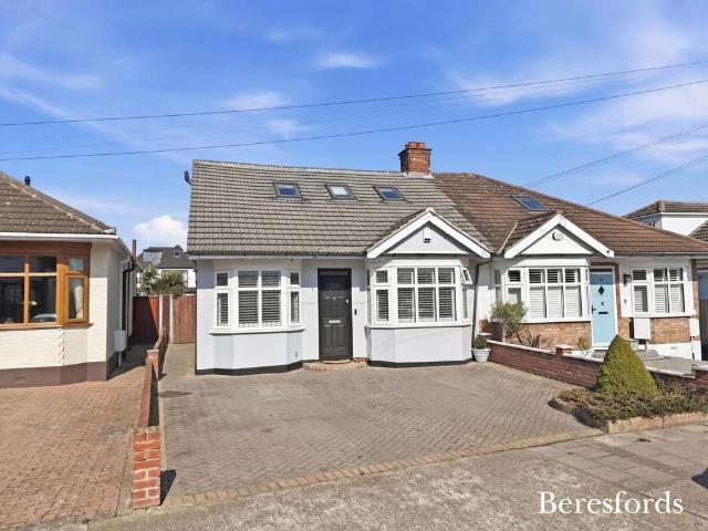 House for sale in Hornchurch, Greater London